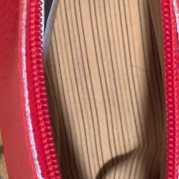 ONLY ONE: Playful Red Dog-Shaped Purse/Bag and Bag Charm/Keychain Made in Italy - Picture 15 of 16